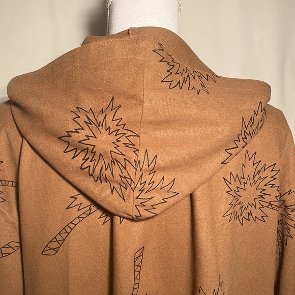 Anne Carson Woman Zip-Front Linen Hoodie in 3X with Palm Tree Graphic Print - Picture 7 of 14
